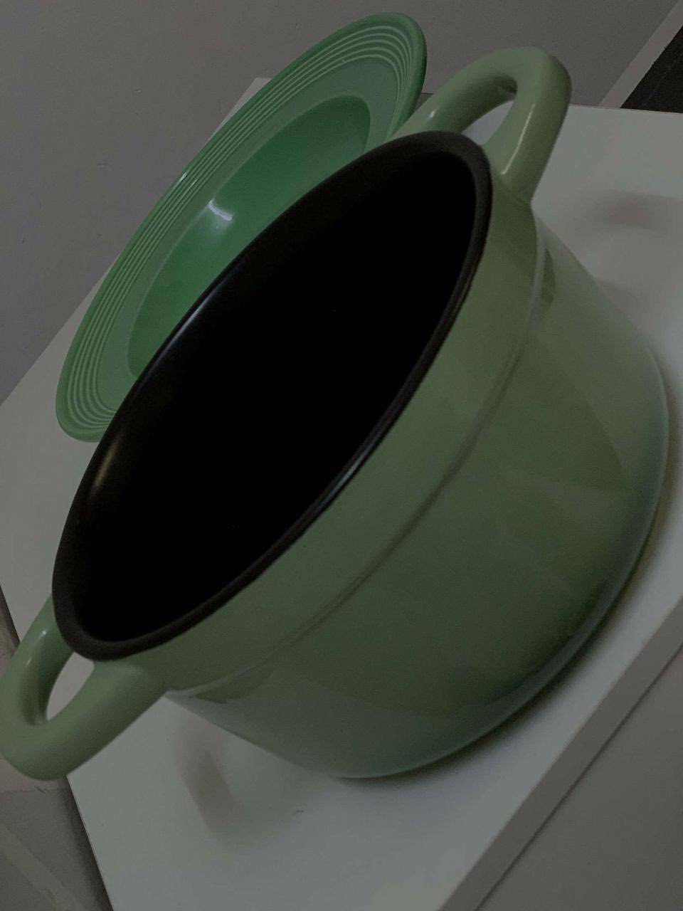 لون يفتح النفس تصميم راقي، وطلاء داخلي أسود مانع للالتصاق… يعني لا يحترك الأكل ولا يتعبج بالتنظيف ✨


**إذا كنت صاحب هذا الإعلان وتريد حذفه لأي سبب، رجاءا أرسل رسالة إلى الدعم الفني**