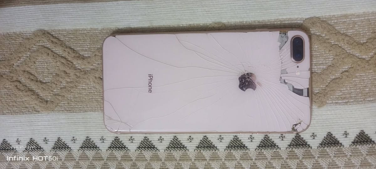 سلام عليكم موبايل لبيع بطارية 100 واطهر مكسور موبايل مكفول كفالا راسلني خاص علا هاذ الرقم ***********
