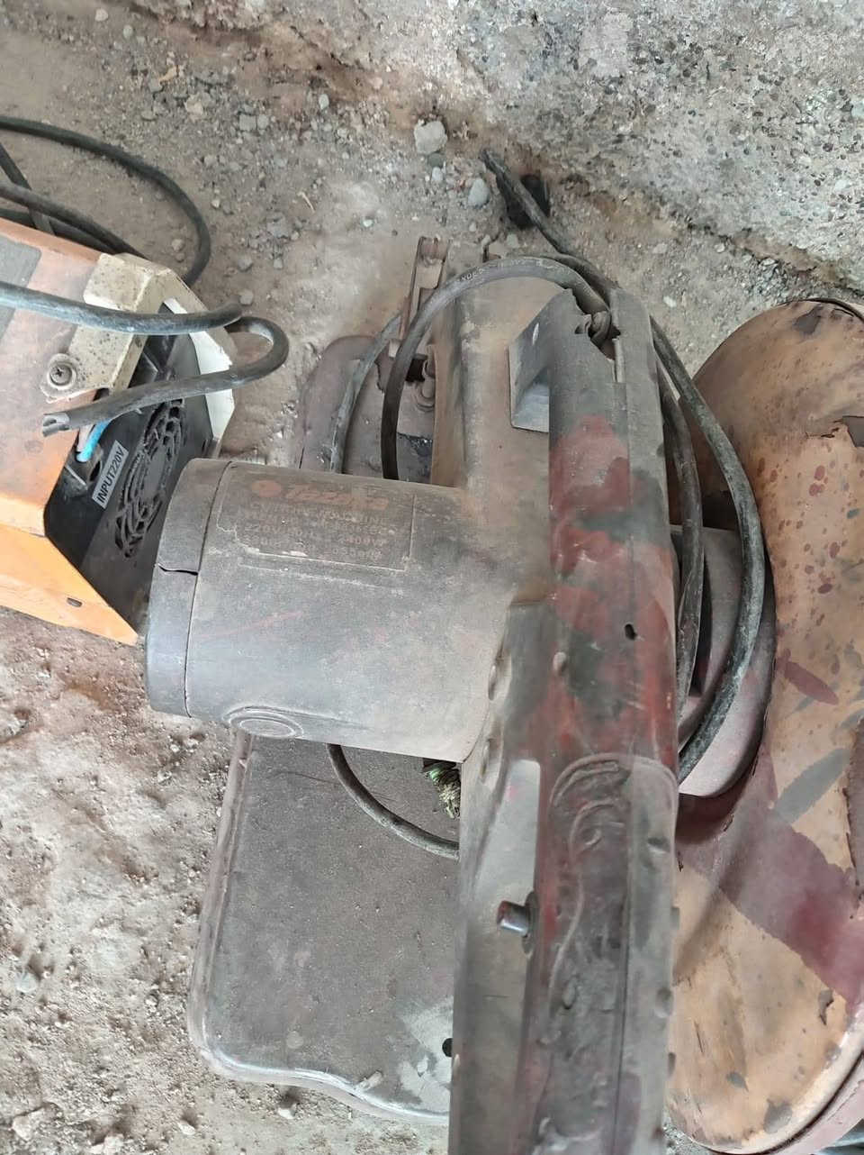 سلام عليكم
غراض حداده للبيع كلها شغاله ومداخله تصليح
كوسره انجيكو كبيره
دريل براغي ماركه تام
كتر تازاكه
كتر انجيكو
مكينه لحيم هيه وكيبلاتها
وسيارات عدد 2 واحد 35 متر او واحد 20 متر
ابيع شلع
مكاني بغداد الدوره هورجب *********** ماعندي توصيل
