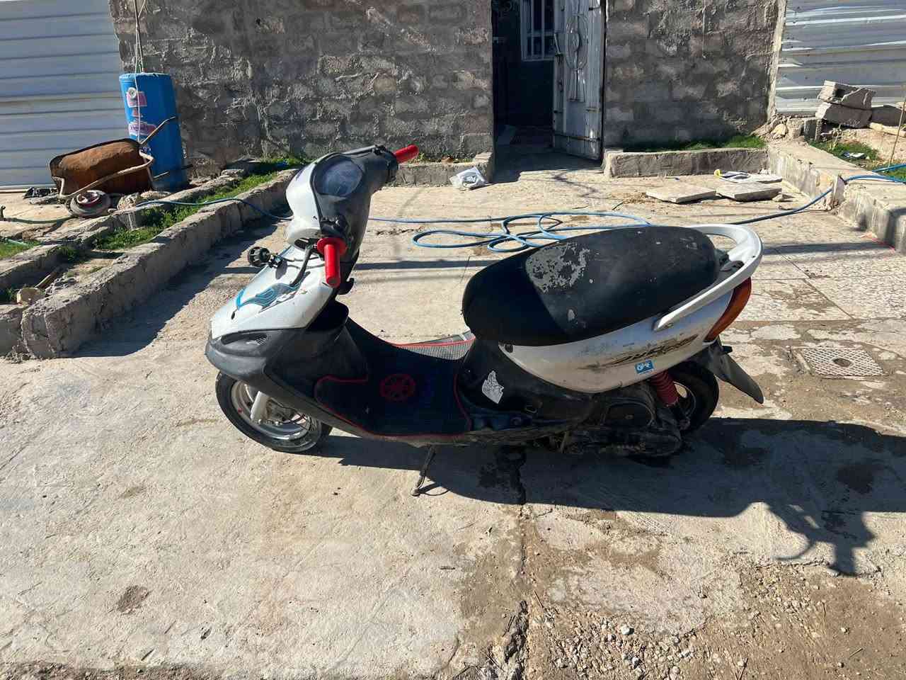 ماكس منغولي شغاله هندر و بگ لايت 
لايت مربوط مباشر محرك ما مفتوح تايرات جدد دراجه مال كراب بس حط دهن وبانزين وروح ما توگفك ابد 
السعر ٣٠٠ الحر السواده ***********
