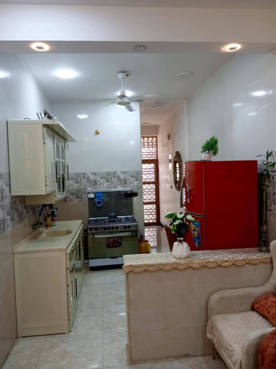 🚩مشتمل للبيع في الطشاش شارع القاظي ( توزيع البلديه) بناء حديث 2022 يباع نقد

🎗️يتكون الطابق الاولى
غرفة نوم+هول+مطبخ  +استقبال+صحيات خارجيه وداخليه 

🎗️يتكون الطابق الثاني
 صحيات وبيتونه 

🔸شارع /12 م
🔸 خدمات/ ماء وكهرباء 
🔸المساحه/100م 
🔸الواجه /5 م
🔸النزال/ 20 م 
🔸الموقع مميز / قرب شارع القاضي 
🔸السعر /130 

📲 للاستفسار الاتصال ***********
