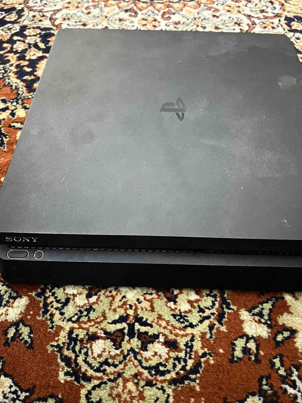 بلي 4 للبيع سعر 210 الف وبي مجال بسيط العنوان بغداد الحريه منطقه السلام ***********
