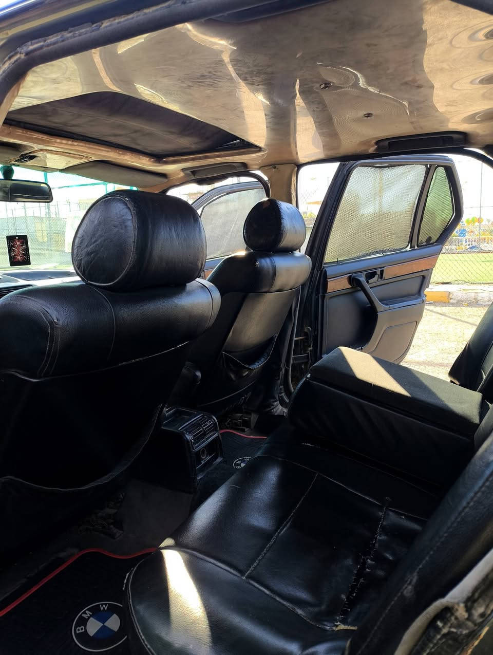 السلام عليكم ....( كوم حديد كوم حديد كوم حديد)..
....(السيارة فقط بيع لا مراوس ولا اقساط)...
....( نقد فقط)...
السيارة كدامكم مثل ماتشوفون وشوفو نضافتها.
السيارة تجي تاخذها بكرين ابيعلك كوم حديد.
السيارة كير ومحرك بطة 3000 vvt والسيارة.
عقلها ضارب بلكات نوزلات كلهن جدد سعرها.
25$ قابل للتفاوض مكانها بغداد حي الجهاد.
رقمي...(***********)...
