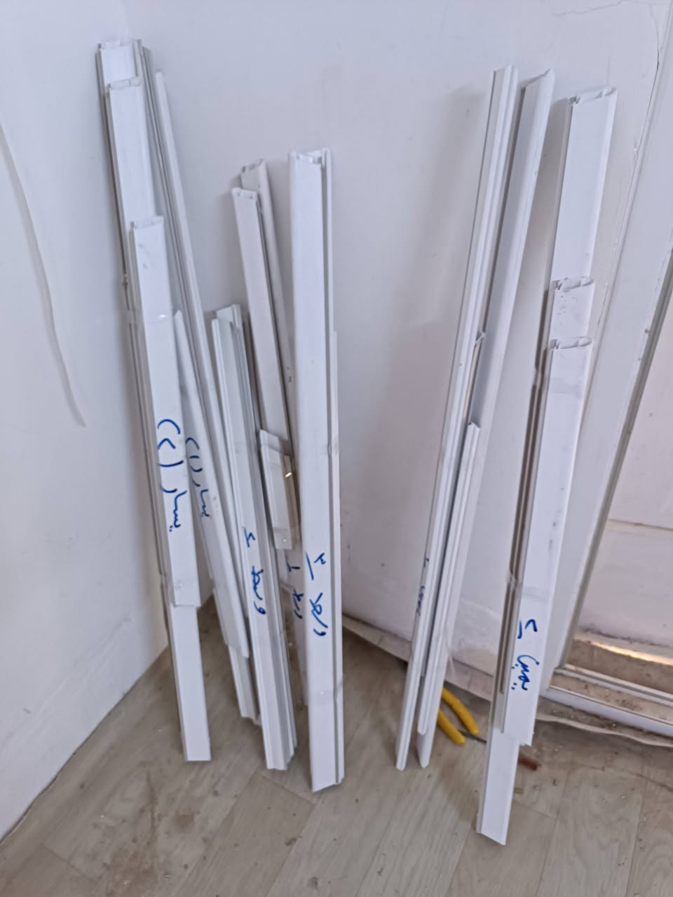 باب للبيع قياس 2.30 × 2.30 مع جامات كاملة


**إذا كنت صاحب هذا الإعلان وتريد حذفه لأي سبب، رجاءا أرسل رسالة إلى الدعم الفني**