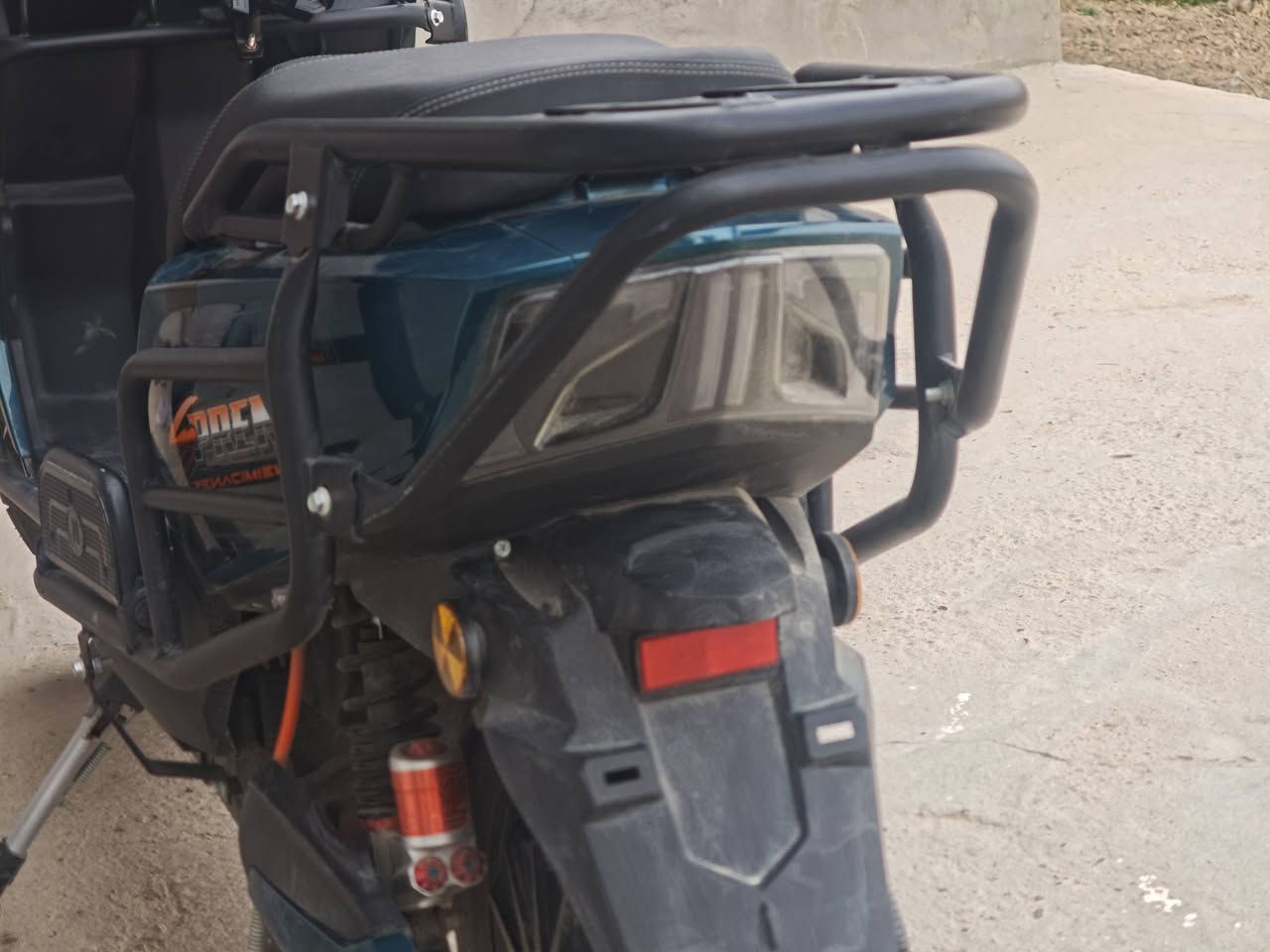 سلام عليكم ورحمه الله وبركاته
دراجه شحن سكنس موديل 2025 
الملف 3000 السرعه 100 حقيقي 
دراجه نضيفه واستعمالها قليل جدا
للتواصل *********** واتساب
السعر بلخاص
