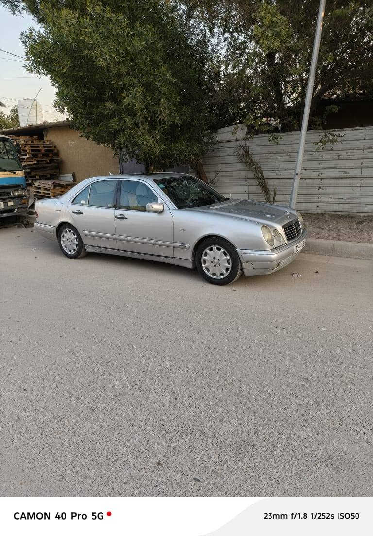 السلام عليكم ورحمة الله وبراكته 
للبيع للبيع السعر ب 97 وبيها مجال 
مارسيدس ام عيون E320 ستة سلندر V فول مواصفات 
فئة افكارد موديل 1997 رقم بغداد باسمي تحويل ثاني يوم
السيارة فول فتحة السيارة بوضع الشركة ومال جناي 
كشنتات كهرباء وجلد تبريد ثلج 
وثلاجة وكير ومحرك جديد وبشرط
مري شفط  
تخم تاير 
جاهزة من كلشي ونظيفة 
السيارة بدون دكة جاكوج مكفولة صبغ حزام اثر جراد للجمالية 
مكان السيارة بغداد الزعفرانية 
للاستفسار اتصل وتدلل ***********
