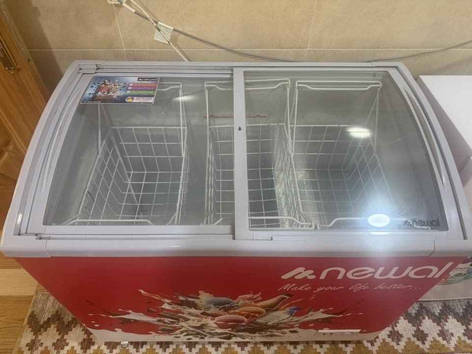 السلام عليكم 
مجمدة نوال للبيع للاستفسار الاتصال ع الرقم 
***********
