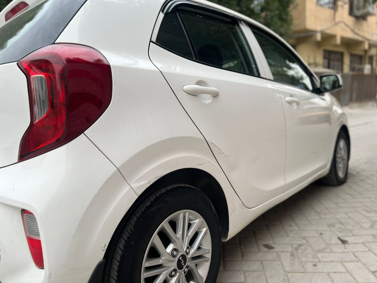 كيا بيكانتو 2023
خليجي
بدون صبغ
محرك 1250
لون ابيض 
مقاعد قماش 
جام كهرباء
سنتر لوك
تحكم ستيرن
كاميرا خلفية دوارة 
عداد 32900
السعر 128$
***********
