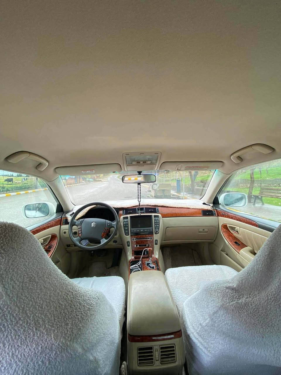 سەرەتا بەناوی خوا
شاهینە موس کۆدی بۆ کراوە بە ناوی خۆمانەوەیە
١٨٢ گەورە بە گەورە فول  بەس سڵاید نیە
٤ کوشن جڵد هیتەر کارەبا 
٣ پەردە سەلاجە مەرکەزی 
٣دوگمە 
ویل نەوتی 
 
تەبرید ساردو گەرمی بەسراوە 
جامی پێشو دوا هەلگیراوە 
برێک بەسراوە 
٣ پارچەی بۆیاخە 
نرخی 65 مەعمەلە 
شوێنم هەڵەبجەی شەهیدە
***********
*********** حلبجة, السليمانية
