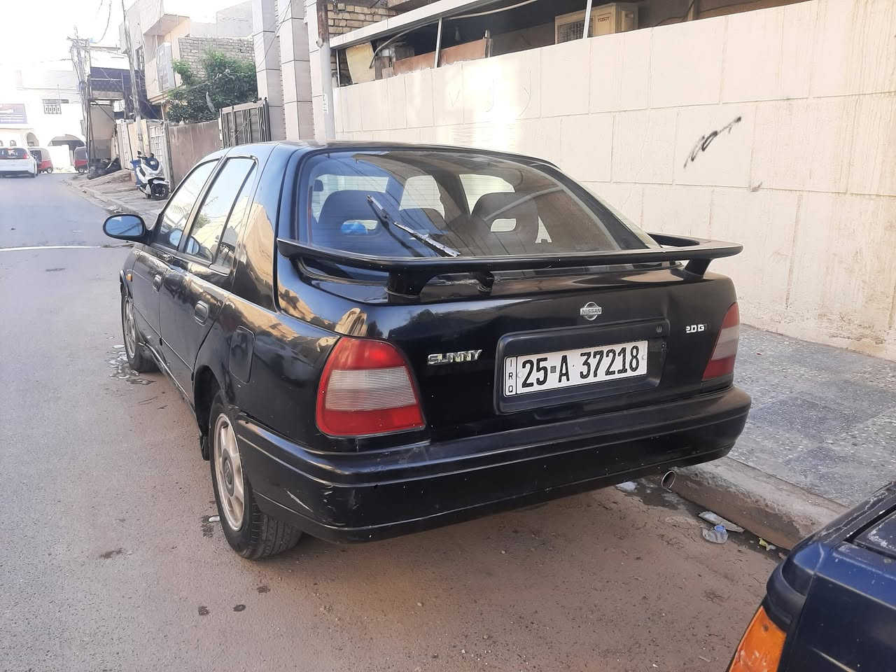 السلام عليكم 
للبيع 
نيسان صني موديل 1992 
كير عادي 
ويل كب بلادي 
محرك 2000 GTI 
رقم كركوك بأسمه تحويل ثاني يوم 
اربع جام كهرباء شغال 
فتحة سقف شغالة
كل نقص ما بيها شغالة بالكامل 
السعر 25 و بيها مجال بسيط 
المكان بغداد الدورة الميكانيك 
للتواصل *********** او ***********
