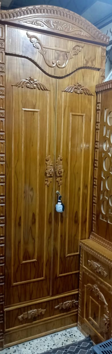 غرفت نوم ملحق فصال عراقي نضيف لمعرفة السعر اتصل عل الرقم ***********
