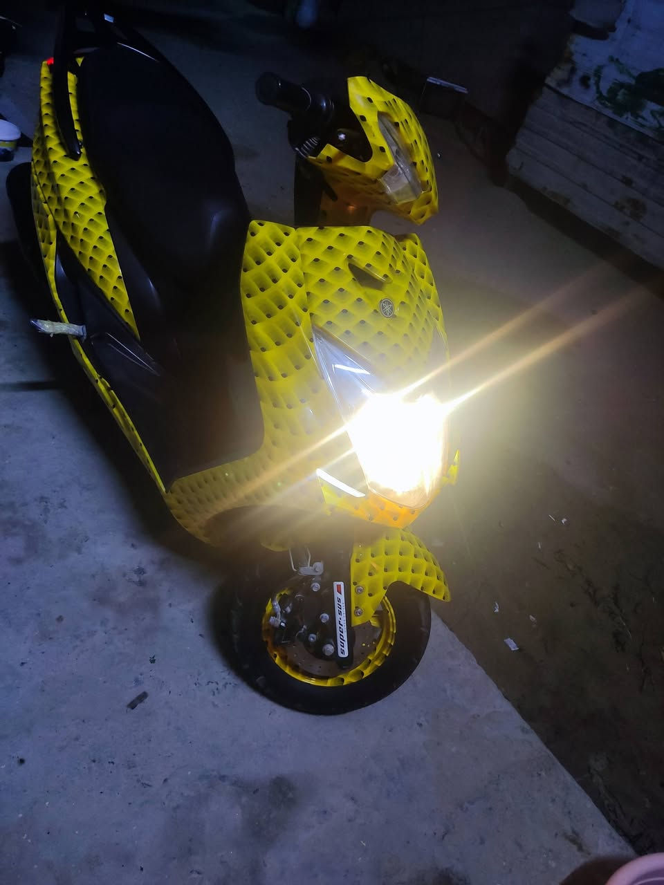 عندي هاي دراجة
اخذتها قبل فترة ب 925 من الوكيل
هسه كابريته تعبانه
الي تفيده ينطيني سعر
مكاني بصرة كرمة علي


**إذا كنت صاحب هذا الإعلان وتريد حذفه لأي سبب، رجاءا أرسل رسالة إلى الدعم الفني**