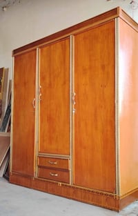 كنتور ٣ابواب صاج تزكام الأرتفاع مترين والعرض متر و٨٠ السعر ١٩٠ بيه مجا...