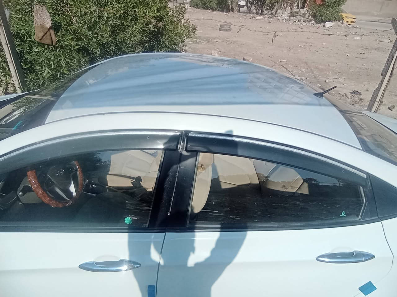 اكسنت خليجي ابيض اللون مكينة 1600دوش موديل 2014 رقم
جديد سنوية جديدة  ما ساقطة رقم انكليزي 
السونار السيارة موجود 
مكينة جديدة ما بيه اي بخار 
حدادية نفض 
تبريد شخال 
ما ناقصة برغي 
چاملغ تبديل أمامي جهة السائق بدون دواخل والدوار الخلفية بيهن صبغ وبيهة باب اربع قطع فقط 
مكان السيارة بابل 
مالك الشرعي في بابل 
الرقم: *********** 
السعر: بشدة وبيهة مجال
