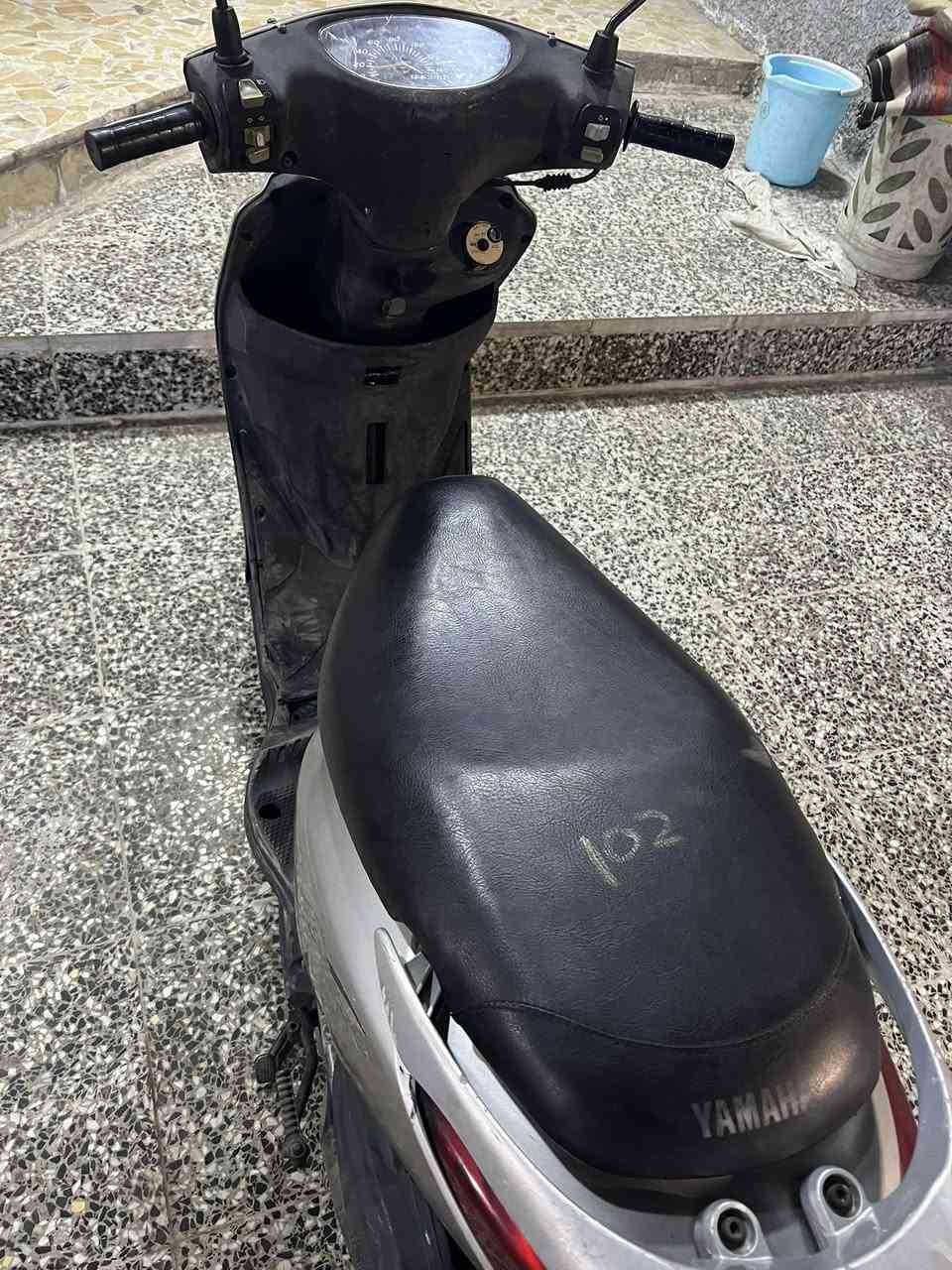 السلام عليكم
بريز كابريتر جديده صار  خمس ايام نزلتها من الحاوية 

كل كفراتها نفس الختم 

ماشيه 6000 فقط 

السعر 950

العنوان الشعب             ***********-
