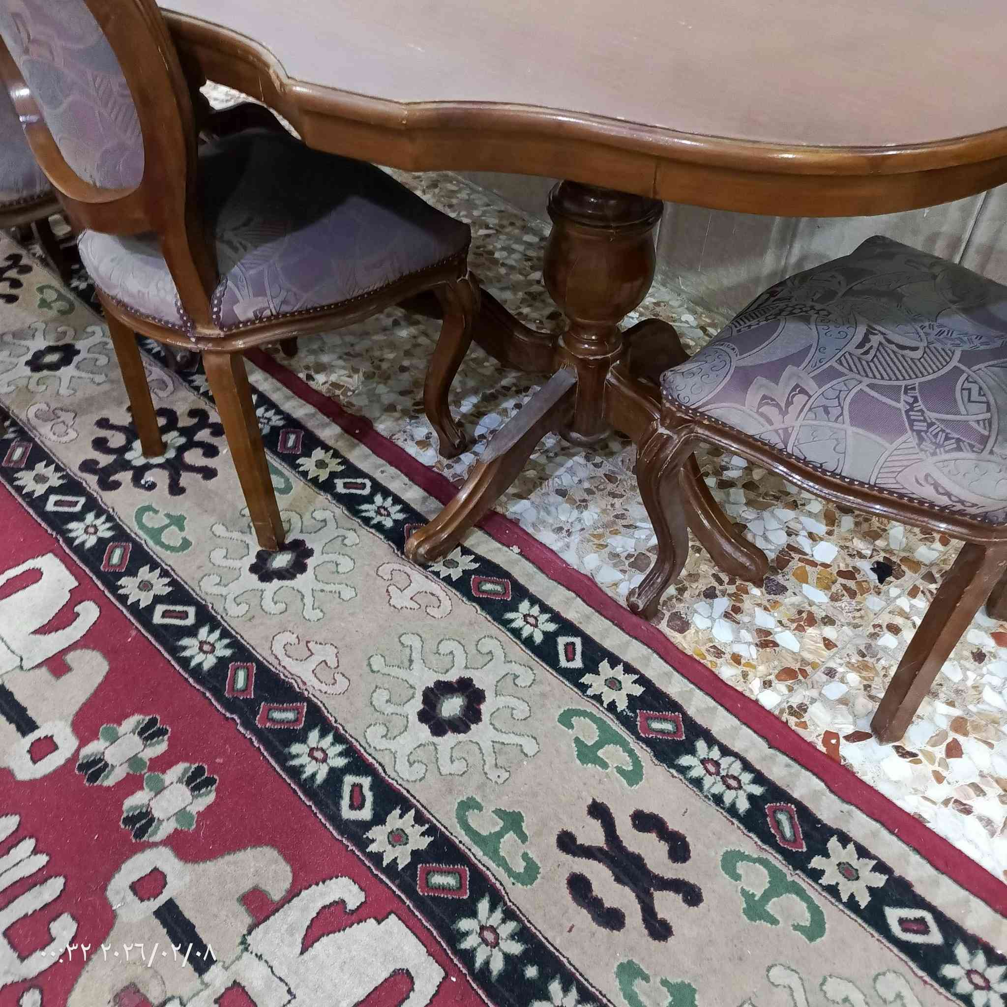 ميز تزكامه خشب مكان حله حي شاوي نزلي العيد ***********سعره 250
