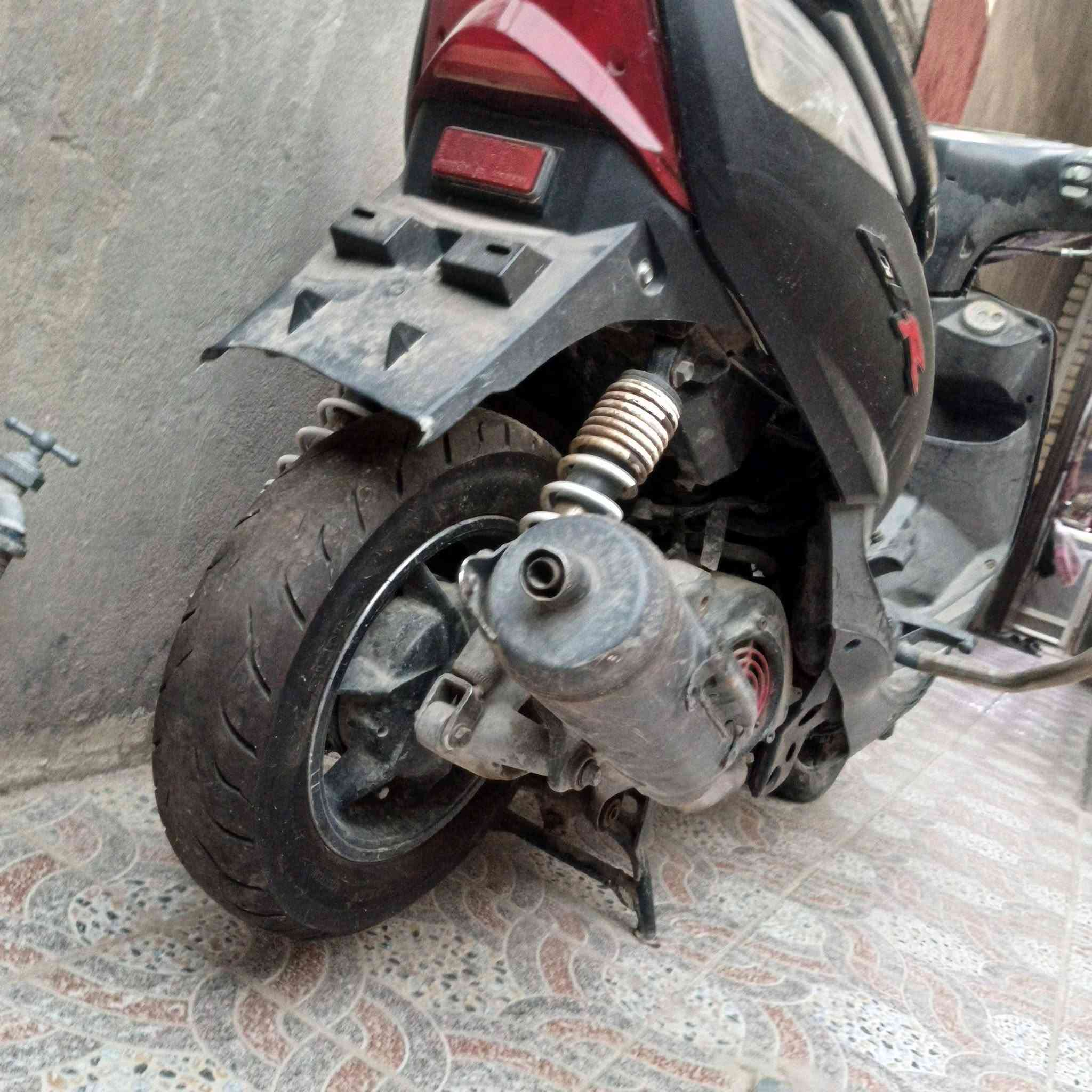 سلام عليكم دراجه للبيع بيه عطل بوشه بستم مزوده كلجات رياضي سلف رياضي صلنصه رياضي سعر 200 بيهم مجال.... واتساب ***********
