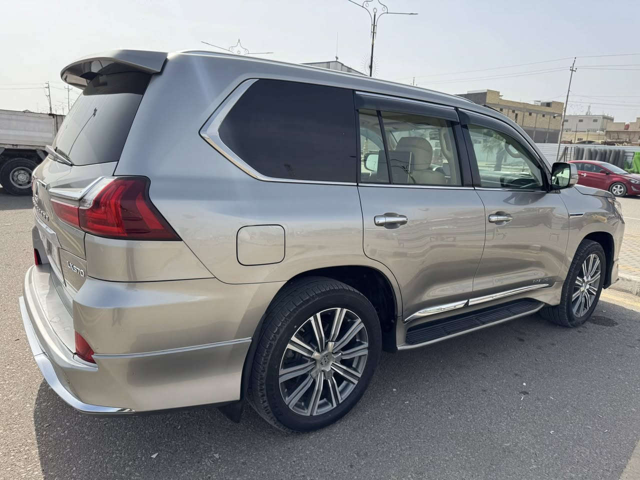 السلام عليكم للبيع موديل 2016 جديدة لوك وكاملة ومكفولة عدى الدعامية بيها رش جمالية ماشية 125 الف حقيقي ومغلفة درجة اولى للاستفسار ***********
والسعر 565 وماكو جديد هذا سعرها
