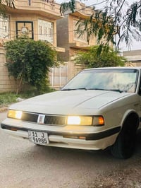 اولدز موديل 90 سياره كير و مكينه حاوية و صدر و دبلات جديد  تبريدها ثلج...