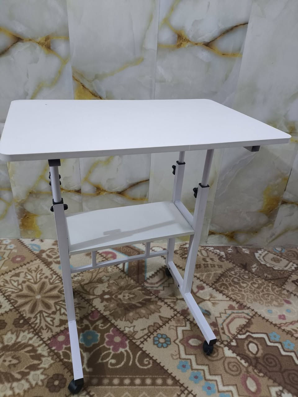 ميز دراسة للبيع جديد ***********
