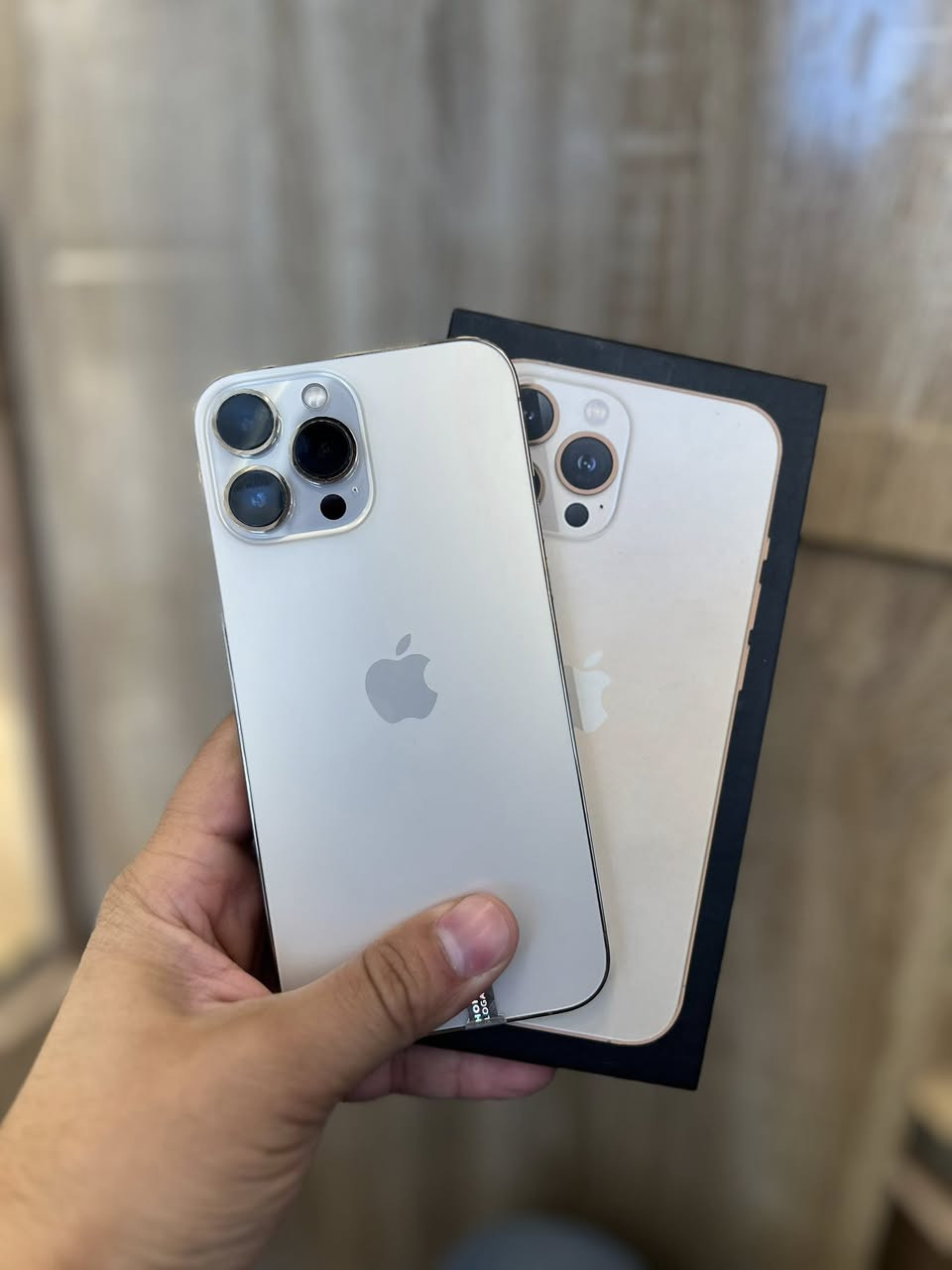 قطعتين ١٣ بروماكس امريكي
مكفولات من كل تبديل ذاكرة ٢٥٦
الاسود بطارية ٨٣ والذهبي ٨٧ 
السعر ٦٩٠ مجال قليل حك الجيه
مكاني زيونة
***********
