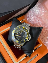 بيرنارد اج ماير سويسري اوتو (كاسر الامواج)لمتد اديشن إصدار محدود مستخد...