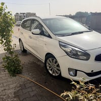 كارنز ٢٠١٥ • محرك ٢٠٠٠ • ٧ راكب