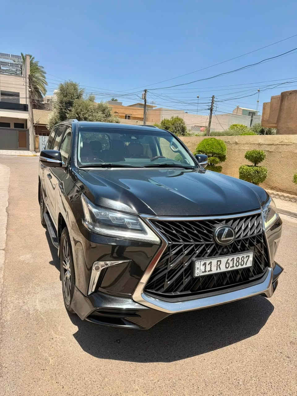 سلام عليكم لكزز موديل 2019 رقم بغداد باسمي اللون اسود محرك 8 سلندر 5700 بريم اصل بيه شويه صبغ بداير  جاملغ اثر شخط وصوره موضحه باقي مكفول سياره جديده فول مواصفات للخير تخم تاير جديد بصمات عدد 2 غراض كامله مكاني بغداد 
السعر 63

***********

