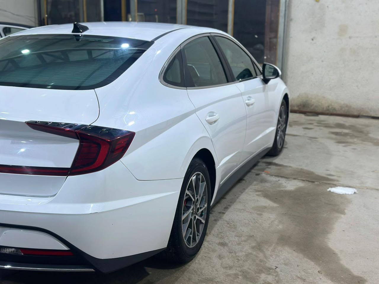 سلام عليكم
سوناتا موديل 2022وارد امريكي 

سياره نص فول 

سياره جاهزه وخير من الله مكينه وكير وحداديه جاهزه 

ضربته فقط جاملغ امامي 

معوقين وكاله بسمك كبل 

سعر 172بيه مجال بصيط

 فقط او نتصال 

الرقم***********
