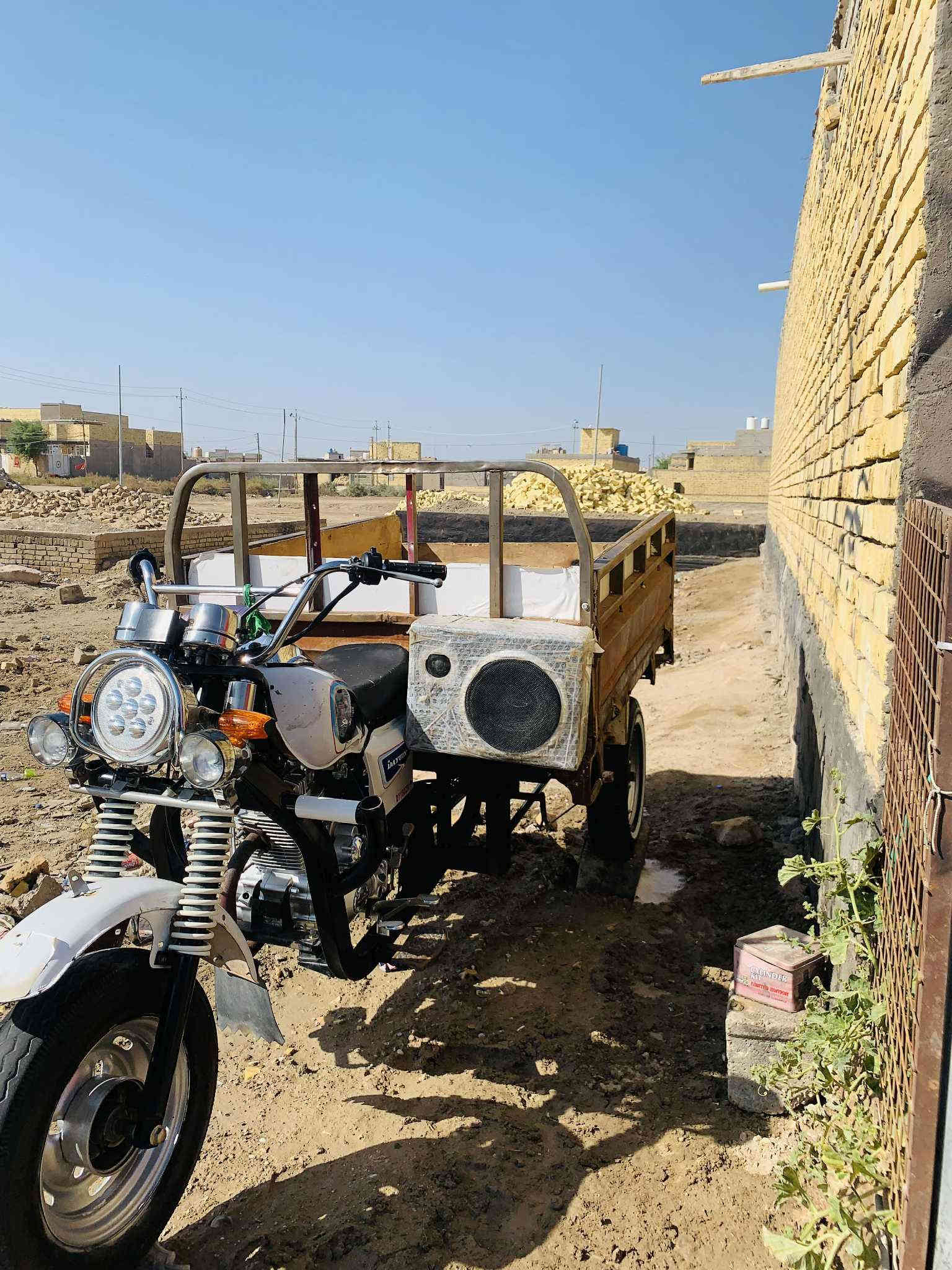 السلام عليكم ستوته للبيع موديل 12 تعمير 25 2 تبديله دهن كله جديد شراي بيه خير ويدلل مكان ناصريه مركز السعر 1650  وهاذ رقمي ***********
