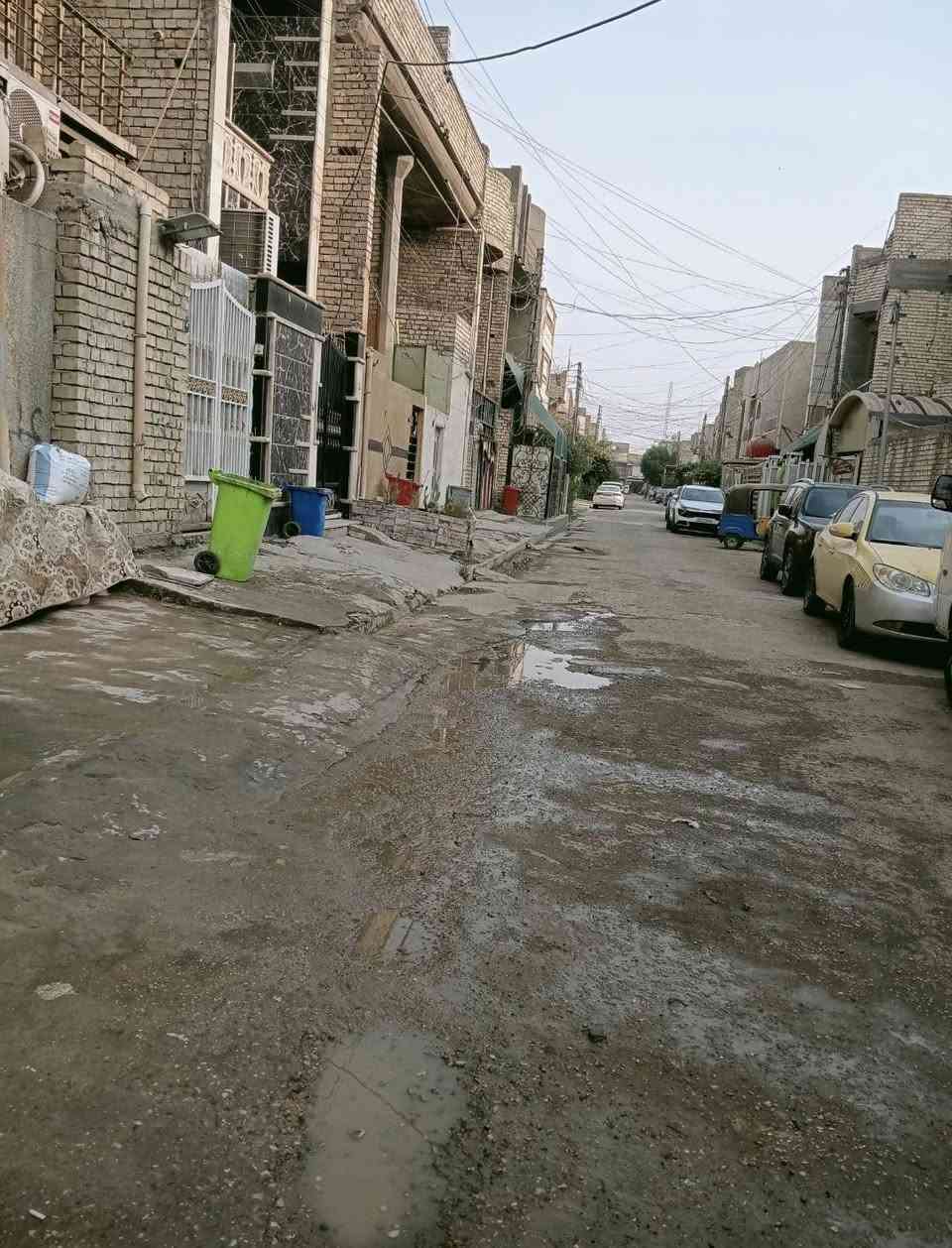 بيت 150متر طابقين يحتوي الطابق الاول غرفتين كبار مع استقبال حمام كبير ومطبخ منور جانبي ومنور خلفي والطابق الثاني يحتوي على 4غرف مع خدمات عنوان البيت ام الكبر والغزلان قرب حسينية الكتاب والعتره قرب أسواق ابو جعفر علمأ الفرع قصير قريب على الساحة أي ستفسار اتصل على الرقم ***********
