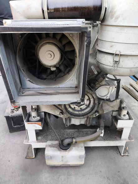 مولد دويز 6 سلندر الماني حجم 912 استيراد اوروبي وليس صيني يشتغل ع گاز والغاز توليد لوري سمر  فرنسي 50KVA المولد اوروبي اخو الزيرو يشتغل گاز + غاز السعر قفل 60 ورقة العنوان اربيل للأستفسار *********** يوجد توصيل لكافة المحافظات وبضمان 🚚
