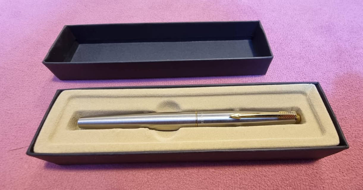 السلام عليكم قلم حبر باركر للبيع  سعر 55 الف


**إذا كنت صاحب هذا الإعلان وتريد حذفه لأي سبب، رجاءا أرسل رسالة إلى الدعم الفني**