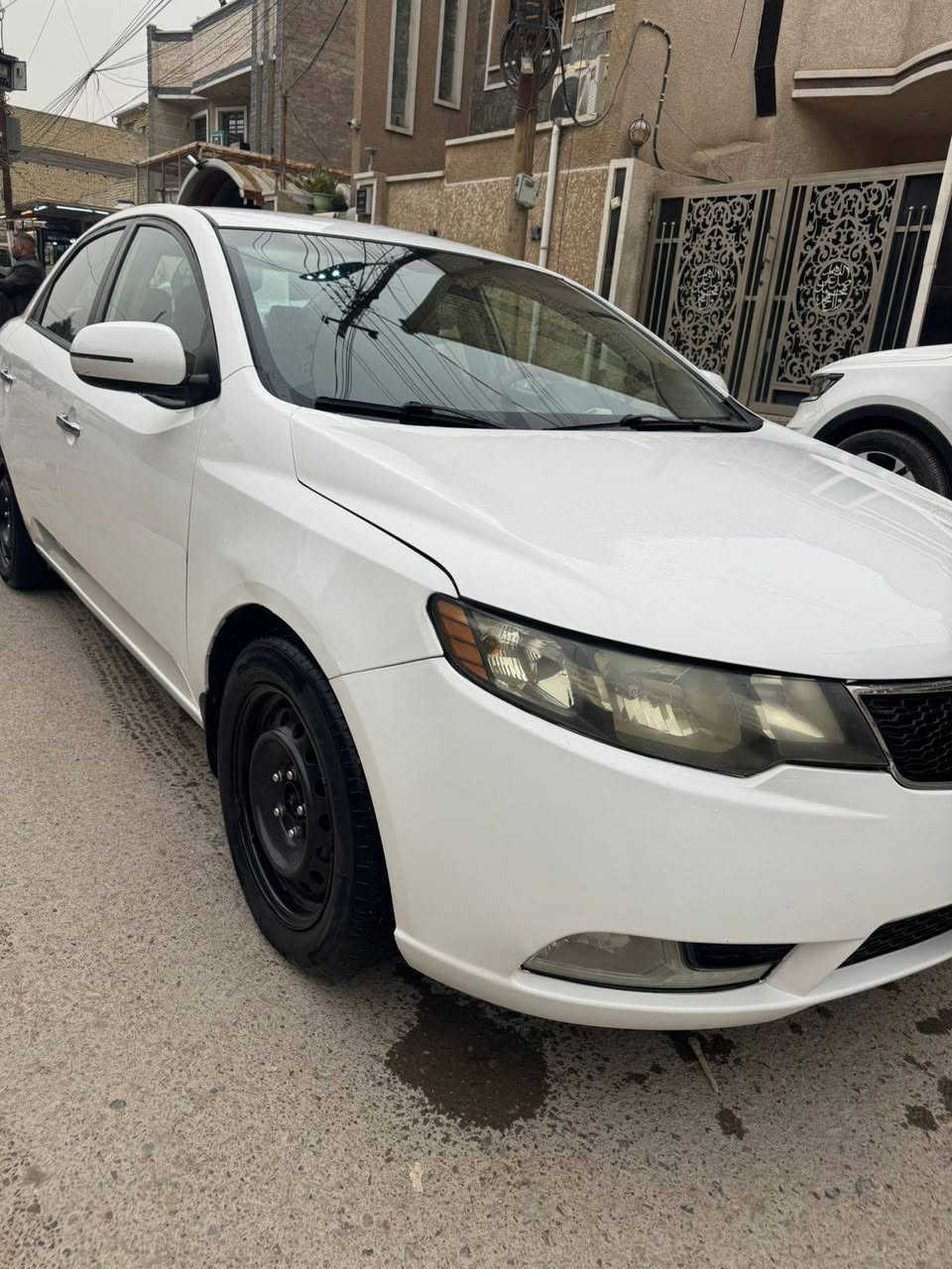 السلام عليكم
كيا سيراتو خليجي موديل 2013 مكينة 1600 كير ومكينة خير من الله كهربائياتها كلها جاهزة بيها تبديل جاملغ بدون صبح فقط الباقي بلادي السيارة فول نظافة مناقصها اي شي السعر 110 وبيها مجال
الرقم ***********بغداد الشعب
