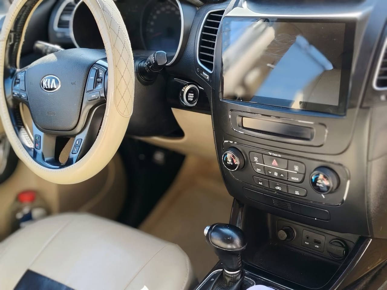 كيا سورنتو موديل ١٤ فول مواصفات عده الفتحه ماشيه 162 كيلو متر مكفوله كفالة عامة من الصبغ التبديل سياره جديده ونظيفه محرك سته سلندر السونار مرفق بالمنشور سعرها ٢٠٥ ورقه وبيها مجال الاتصال على الرقم *********** مكاني كوت الشهداء ***********
