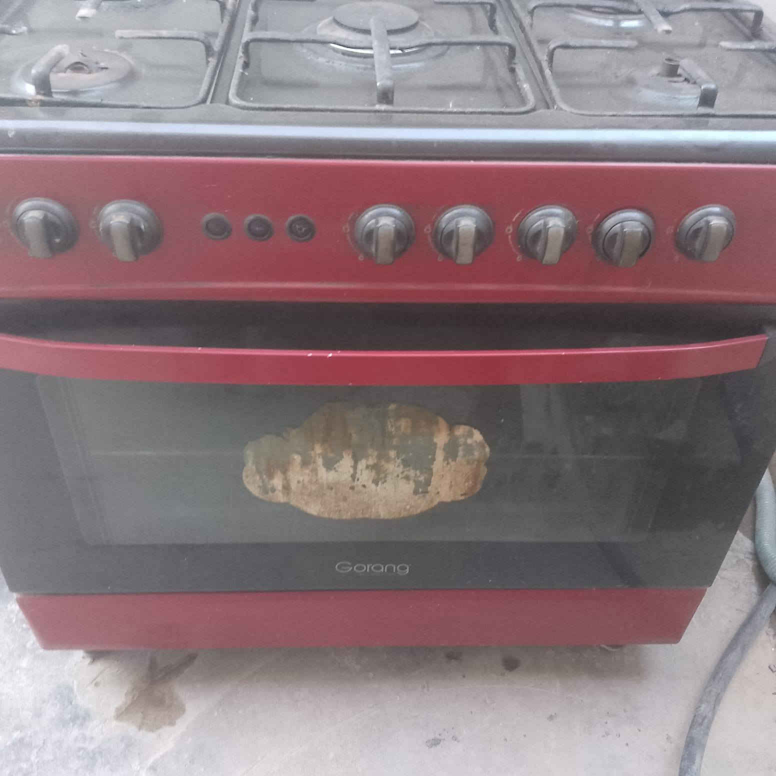 طباخ تركي نقص بواري فقط الفرن شغال ٢٥ الف الدوره ***********
