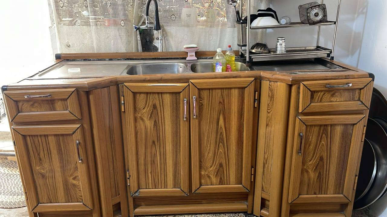 السلام عليكم كاونتر نضافه فول للبيع الطول 5متر والعرض نص متر و7سانتيم
العنوان بغداد *********** الاتصال
السعر يم صاحب الرقم
