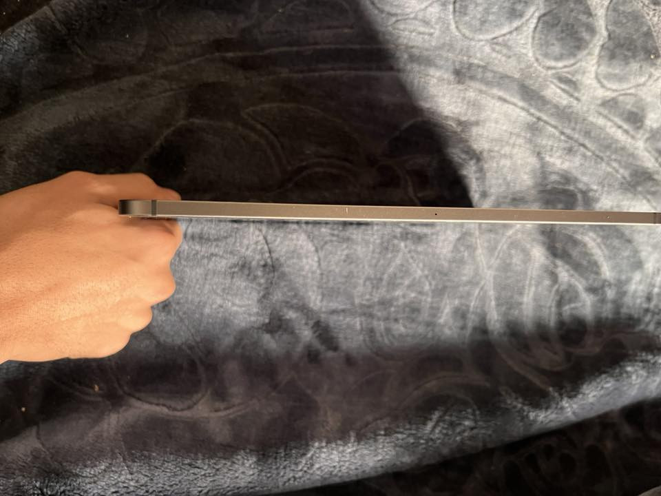 سلام عليكم 
ايباد برو 2018 للبيع 
ذاكره 256 
بطاريه 92 
فيس ايدي
شريحه 
120 فريم بالببجي 
الجهاز ما مفتوح و لا قطعه مبدله بي 
سعر 600 و بي مجال قليل 
رقم *********** 
واتساب و اتصال فقط 
مكاني بغداد الزعفرانية
