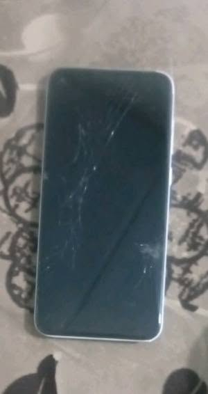 السلام عليكم جهاز Galaxy A11 للبيع جهاز ما مفتوح ابد بس شاشته وكع من عندي وتكسرت ومابيها اي شي لا خطوط ولا ماثره ع لمس جهاز كله شغال السعر 50 وبي مجال للستفسار *********** كوت حي جهاد
