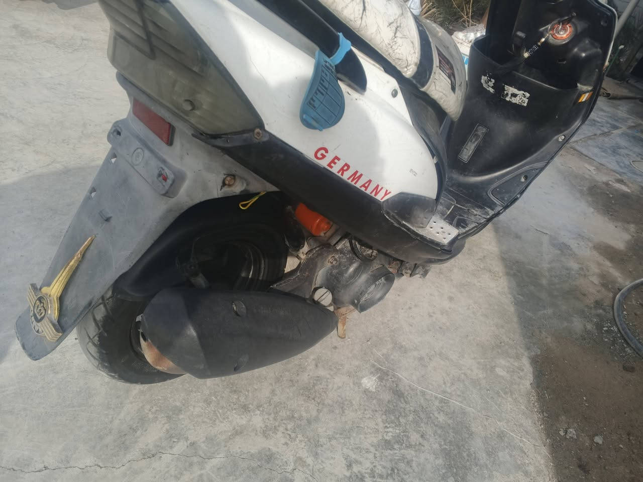 ماكس عدله للبيع
مفتوحه مرتين 
مبدله كابريته 
نضيفه شوفت عينكم 
سعر 450الف وبيه مجال لشرايي 
مكان البصره الهارثه مفرق سيد طاهر عمود 252
الرقم موبايل ***********
