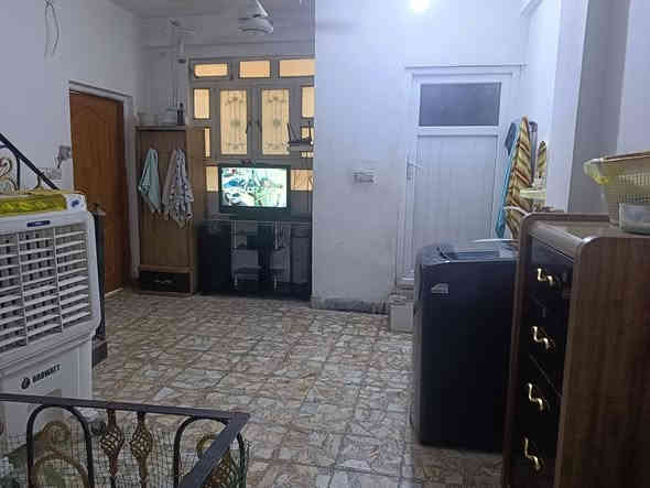 السلام عليكم دار حديث مسلح دولان 70متر طابوا صرف خلف شارع المدينة أول شارع قرب عمارة الحسيناوي مكان مميز الطابق الارضي يحتوي على غرف ومطبخ وصحيات والطابق الثاني فيه غرفة وصالة وصحيات وغرفة بالصطح 
والسعر 110 مليون علما سعر المتر في المنطقة مليونين ونص 
***********
