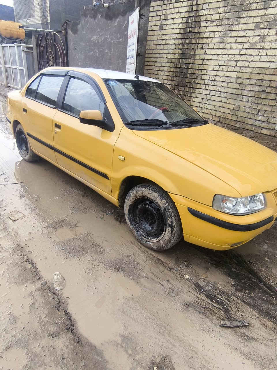 السلام عليكم سمند للبيع
محور كورلا موديل 11 
السعر 35 وبيها مجال 
***********
المكان بغداد ناحيه الوحدة 

مكلف بل نشر
