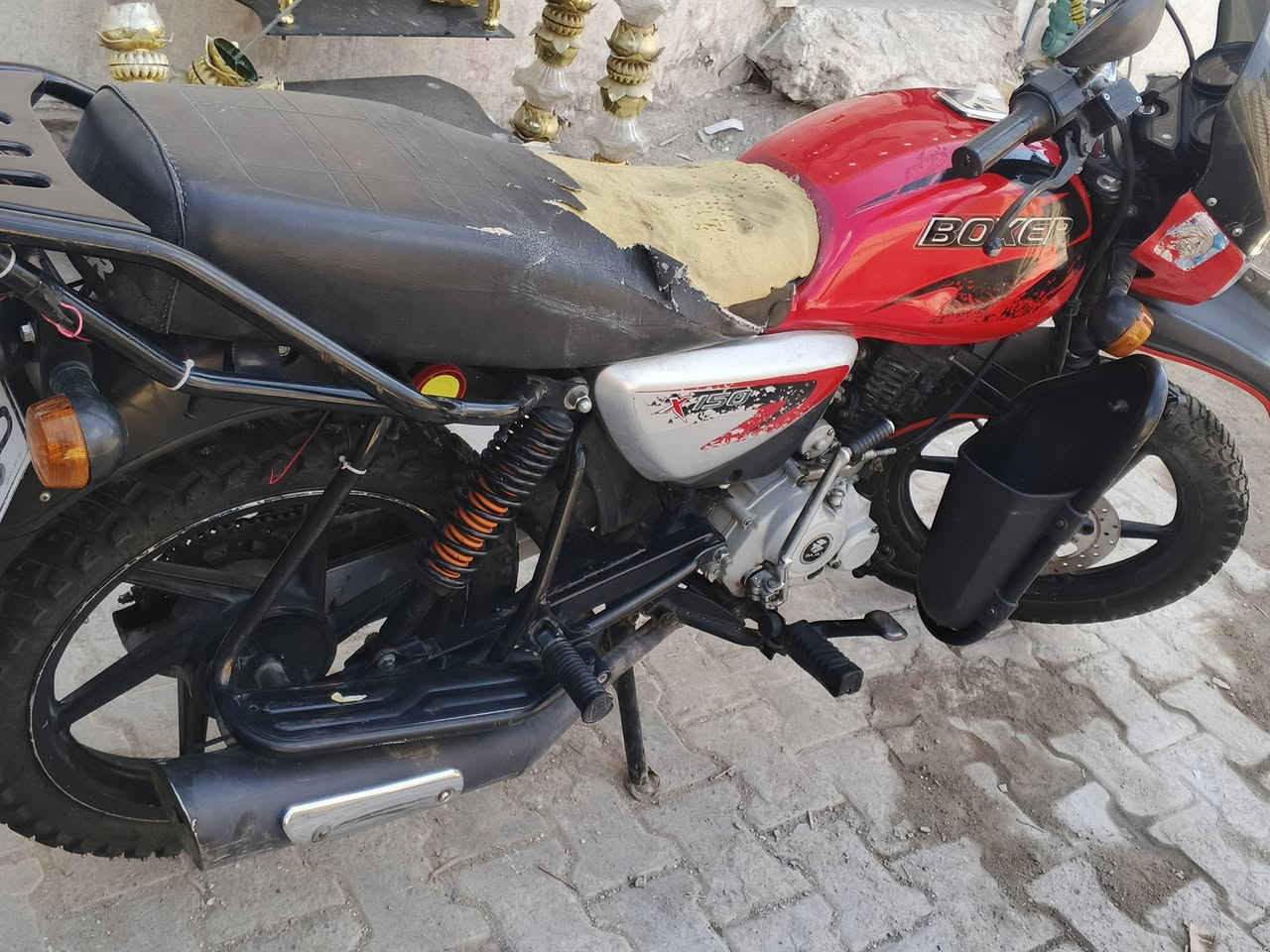 بوكسر 21 طابه ب 22 دراجه نضيفه ما متعوبه من الدوام البيت عنوان بغداد سعر 2000 بيها مجال شي بصيط ,***********
