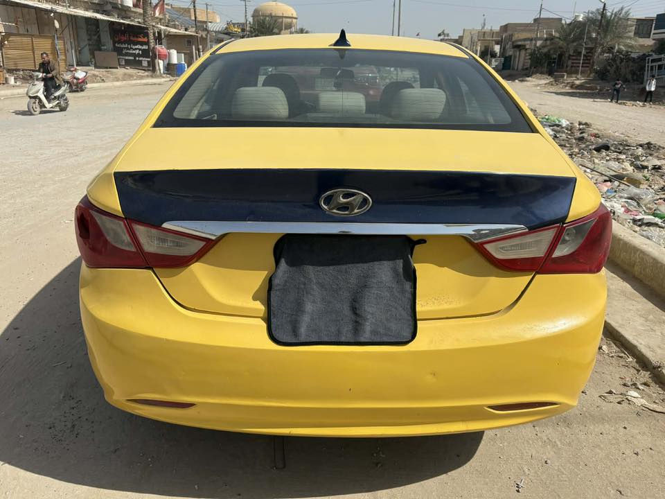 السلام عليكم من رخصه لأدمن سوناته ٢٠١١للبيع لون اصفر سياره مامتعوبه عله إيد وحده السعر خاص العنوان اكرمين ***********
