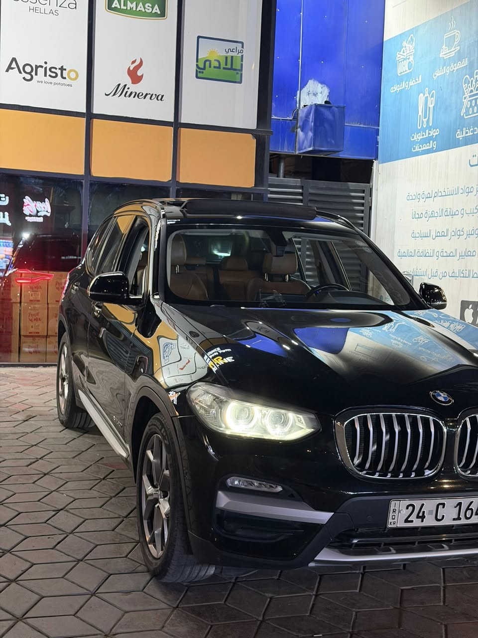 السلام عليكم X3 عروش موديل 2018 شكل 2020 للبيع مكانها بغداد رقم دهوك بأسمي تحويل ثاني يوم السيارة جاهزة وماناقصها شي تخم تاير جديد دهن جديد للاستفسار الاتصال على ***********
