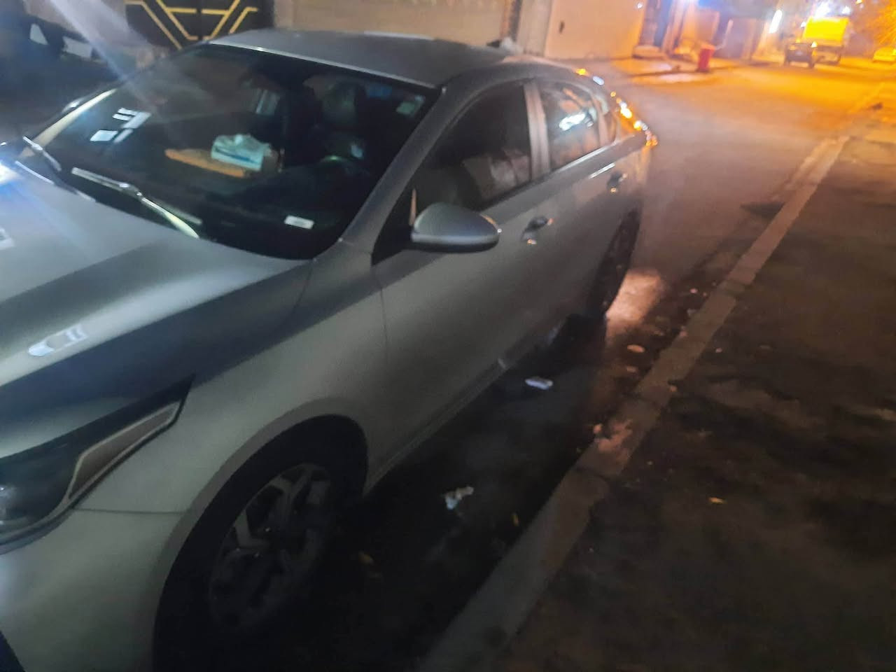 السلام عليكم سياره كيا فورتي للبيع السعر 135 وبيها مجال بصيط حادثها الامريكي قبق جنطه فقط وهنا بغداد نطخت جاملغ وباب ومعمر ع بارد الباب فقط ***********
