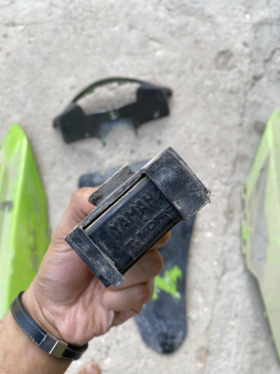 غراض ماكس موجود كفرات كامله اخضر لون مصبوغ اسود ينمسح كفر كامل ب15 الف وعقل بلادي شغال ب15 وكابريتر شغال بيهن وحده نقص قبق مالته ب8 وثاني مابيه اي نقص ب15


**إذا كنت صاحب هذا الإعلان وتريد حذفه لأي سبب، رجاءا أرسل رسالة إلى الدعم الفني**