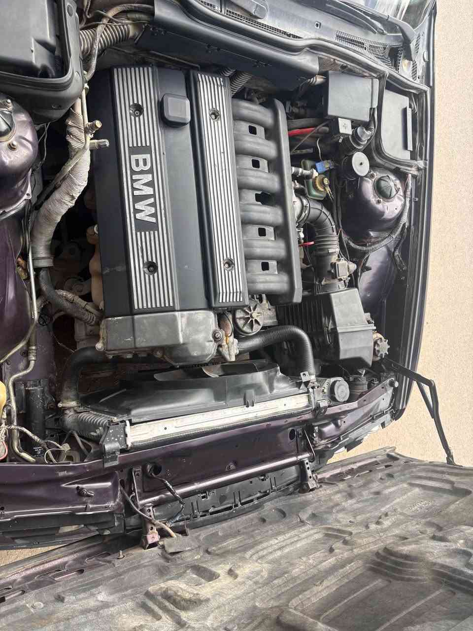 السلام عليكم BMWاله البيع موديل 1995السياره المكينه 6 سلندر 525 السياره وارد كوري السياره المكينه والكير خير من الله تخم تاير جديد كير عادي رقم السياره كركوك الدولي السياره لون مميز 💜السياره فتحه سقف الكهربائيات الكل شغاله عنوان السياره بغداد الشعله لاتصال على الرقم ………….. ‭0780 076 6254‬ Colombo, Sri Lanka
