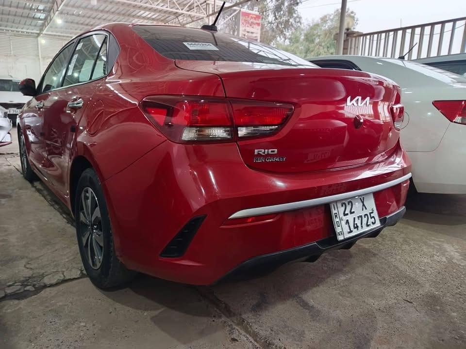 السلام عليكم
ريو موديل 2023 
بصمة 
ويل كروم 
لايت Led
ماشية 37الف 
سيارة جديدة بمعنى الكلمة 
الضرر باب خلفي
رقم الشاصي بل منشور
المكان الموصل 
سنوية وهزة جديد 
للتواصل ***********
