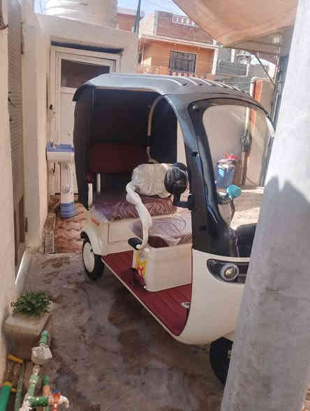 توك توك شحن للبيع سته بطاريه سرعته 60 حقيقي جديد استخدام قليل سعر مليون 600 وبي مجال الاستفسار الاتصال على الرقم ***********
